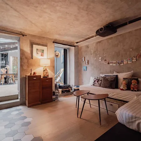 Veeve - Industrial Chic *